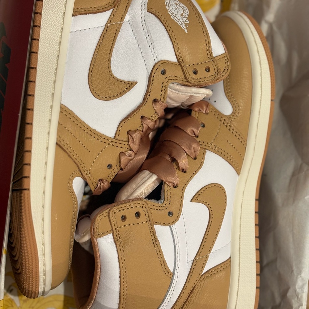 Women's Air Jordan 1 Retro High OG "Praline size 7